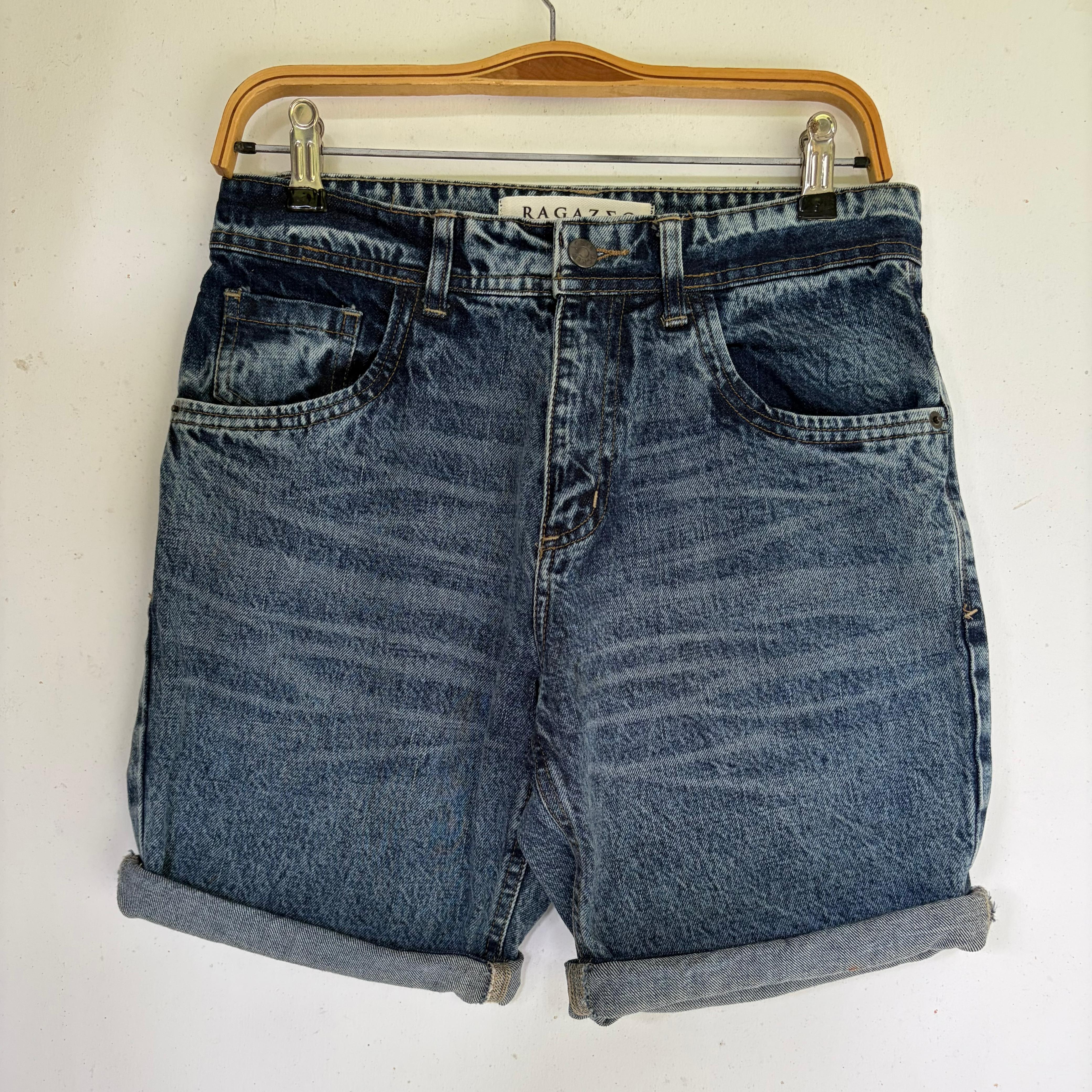 LIGHT  BLUE WHISKER WASH DENIM SHORT
